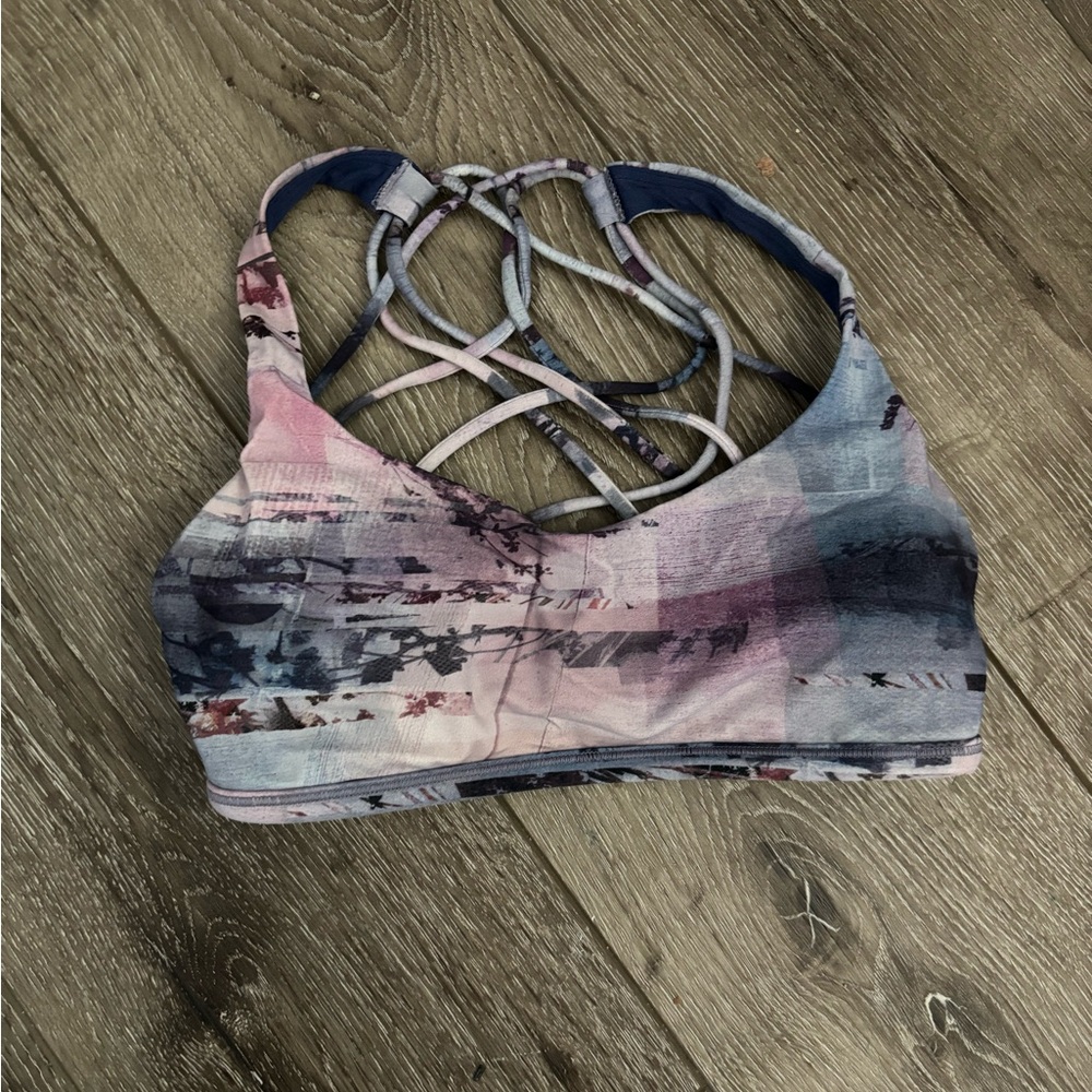Lululemon sports bra